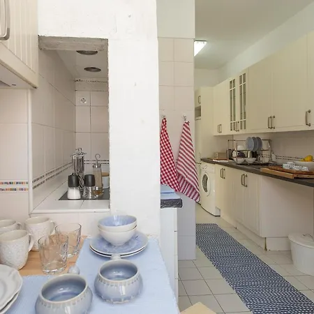 Spacious Alfama Duplex, By Timecooler * Lissabon