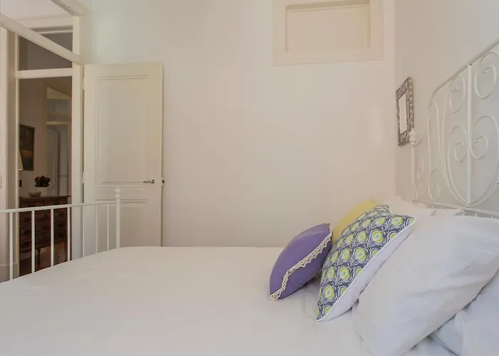 Spacious Alfama Duplex, By Timecooler