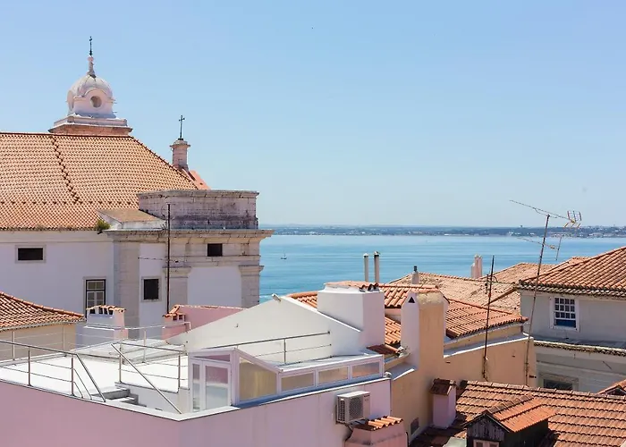 Spacious Alfama Duplex, By Timecooler Lisboa