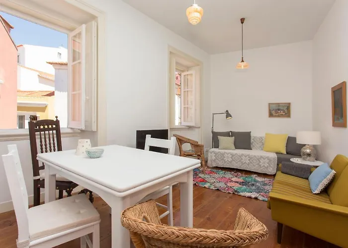 Spacious Alfama Duplex, By Timecooler شقة *