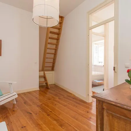 Spacious Alfama Duplex, By Timecooler Lisbon