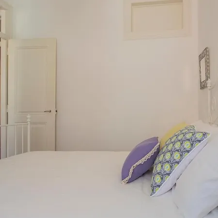 Spacious Alfama Duplex, By Timecooler