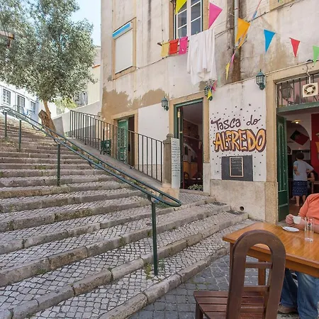 Spacious Alfama Duplex, By Timecooler Lisbona
